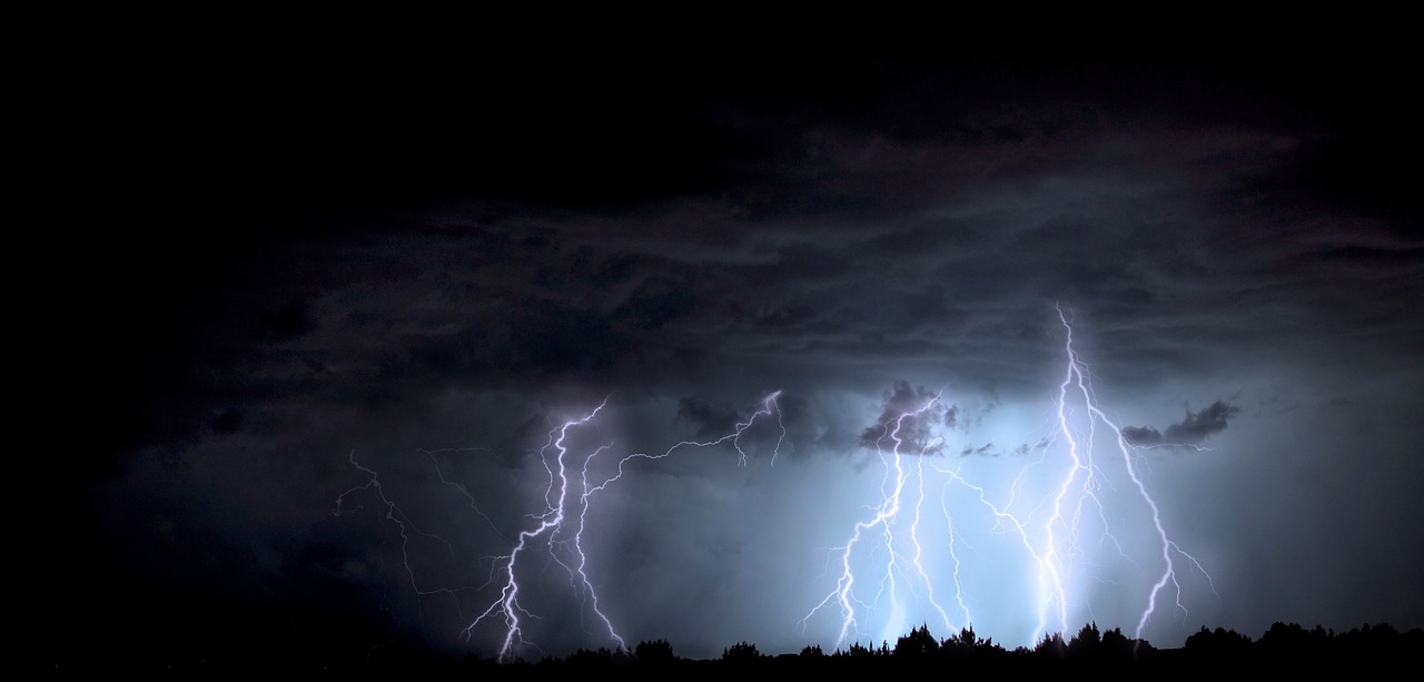 Orage : Que faut-il faire après un orage pour assurer la sécurité de sa maison
